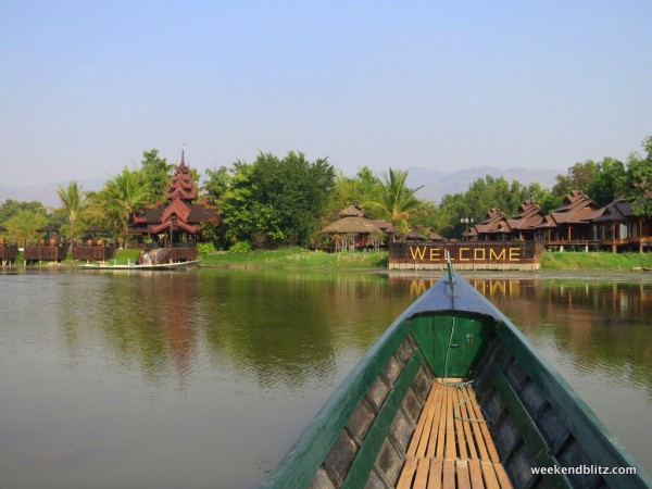 Arriving to Inle Resort by boat