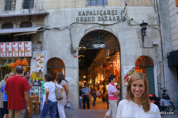 About to head in to the mazes of the Grand Bazaar... couldn't be more excited!!