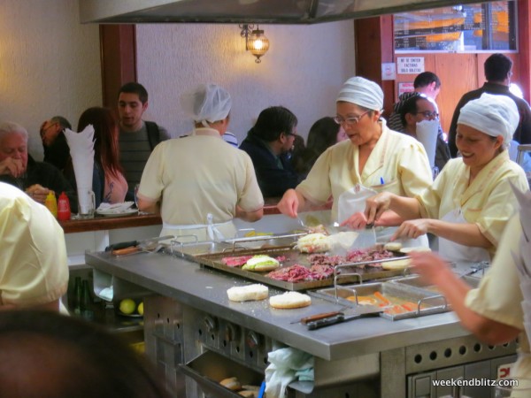 The kitchen at La Fuente Alemada is right in the middle of the restaurant.